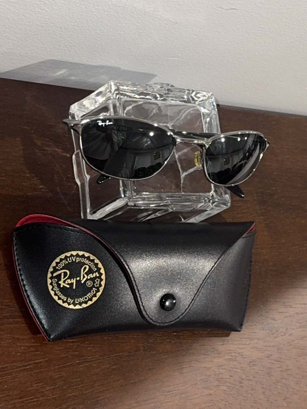 Ray-Ban Men’s Black Gunmetal Frame Sunglasses with Case AUTHENTIC